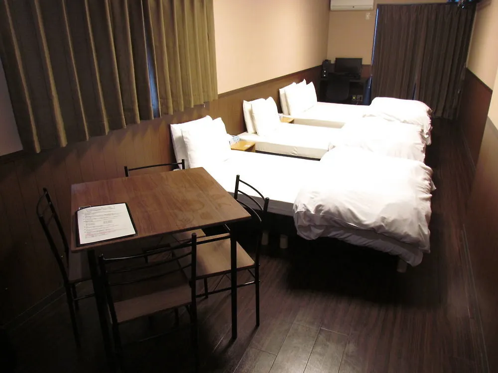 Oyo Hotel Musubi Kyoto Gojo Nishinotoin 2*,  日本