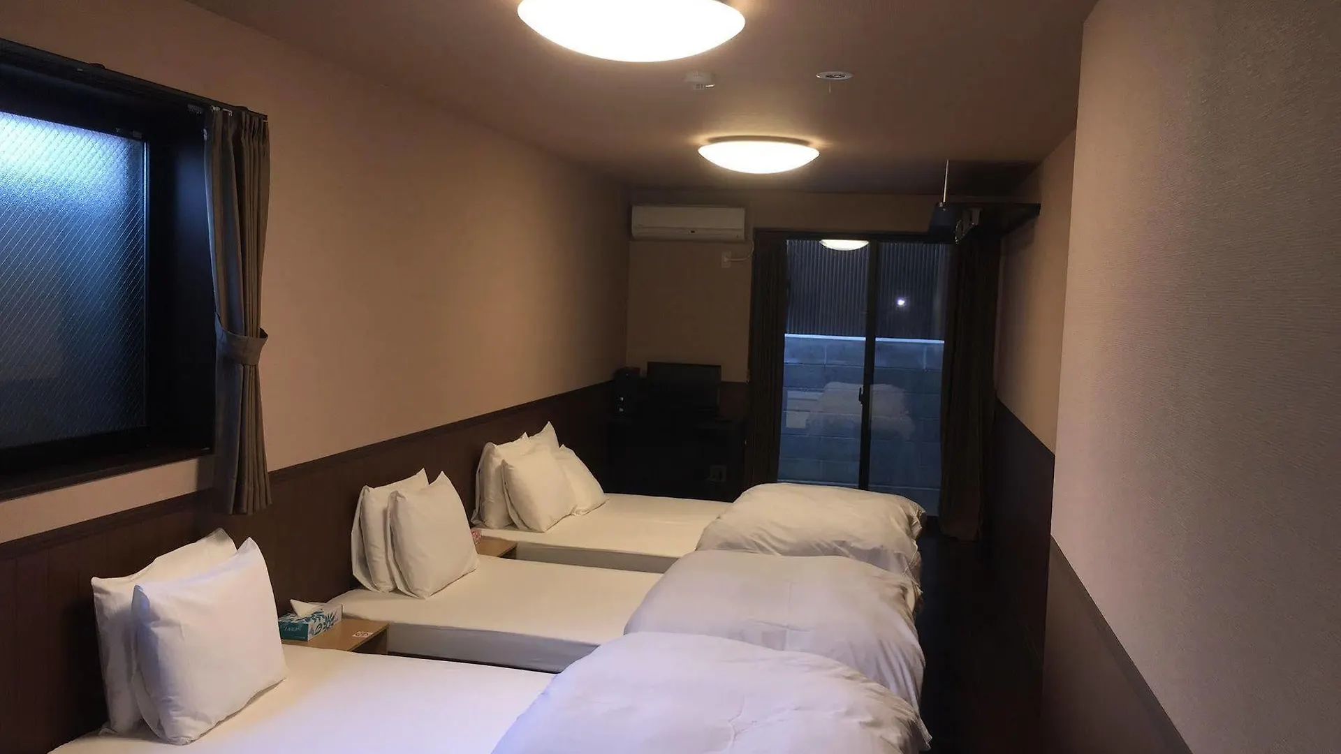 Oyo Hotel Musubi Kyoto Gojo Nishinotoin 2*,