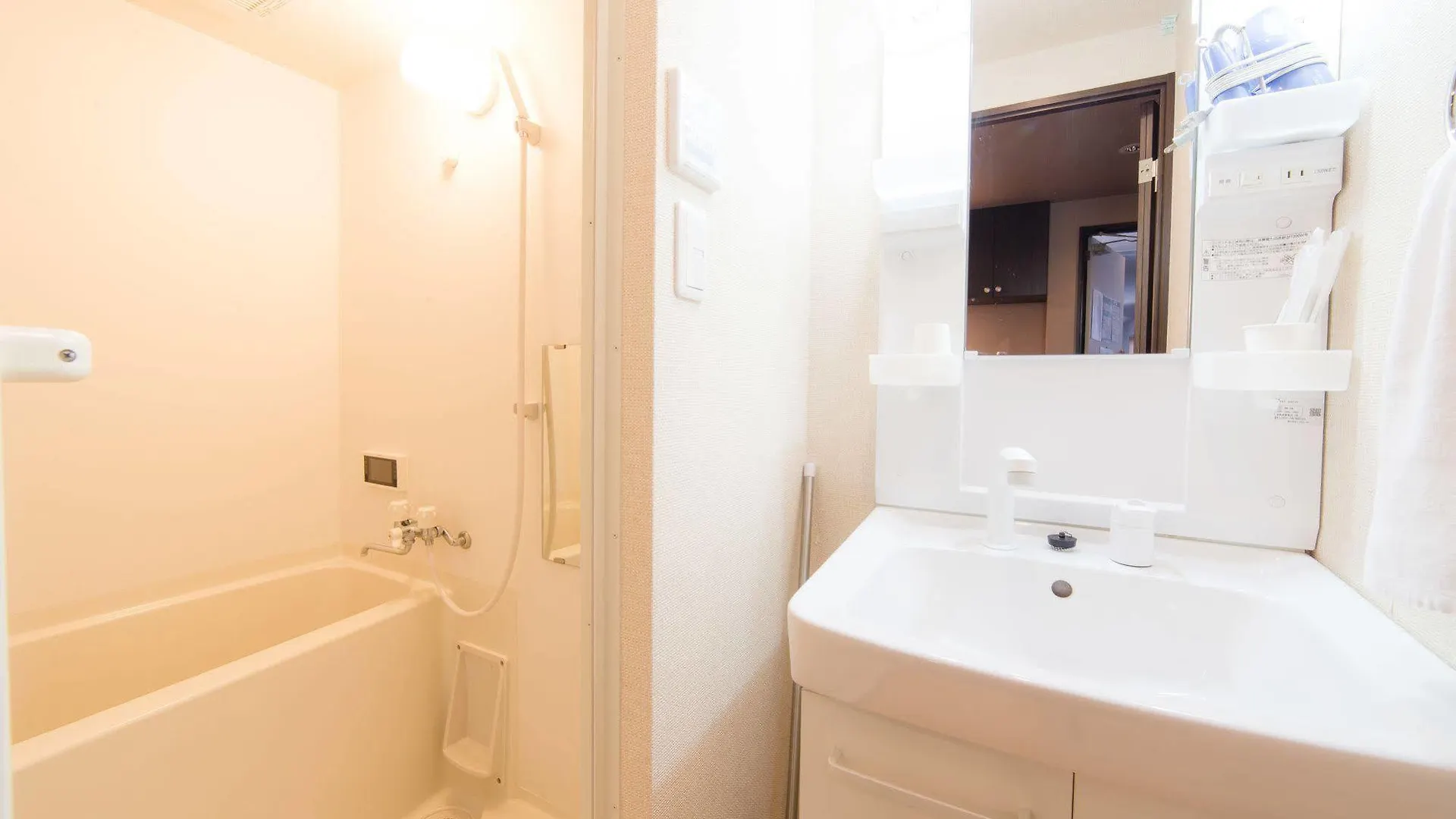 Oyo Hotel Musubi Kyoto Gojo Nishinotoin 2*,  日本